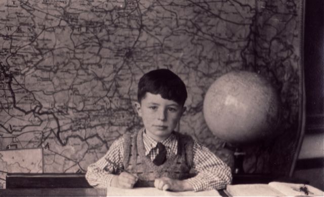 Petertje die in een opstel zijn verwondering uitdrukte over het feit dat de wereld een bol was en landkaarten plat.